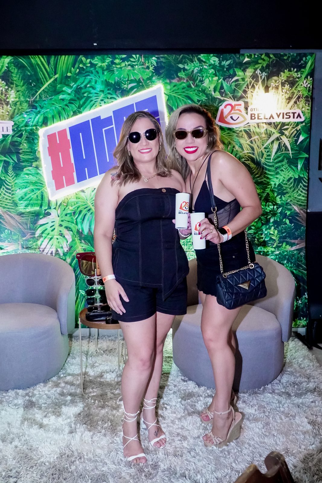 Clima animado no palco com o público